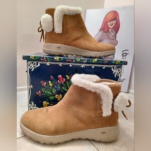 Tan Ankle Boots with Cozy White Lining and Slip-On Design